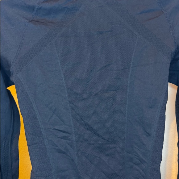 Spiritual Gangster Black Textured Top - Picture 5 of 8